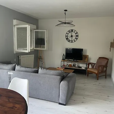 Apparemment Lumineux Appartement